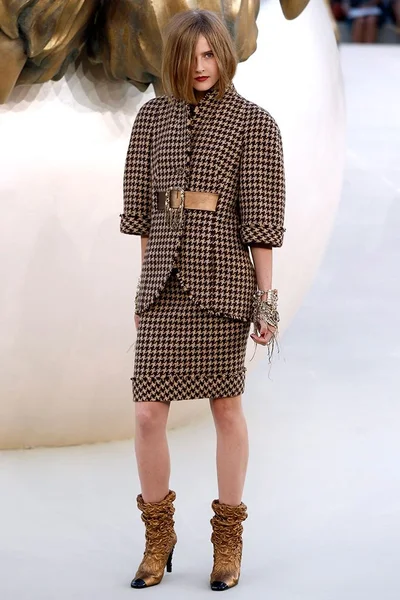 Look 11